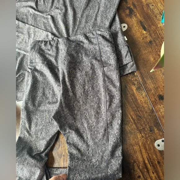 Mondetta‎ Gray Two-Piece Activewear Set - Picture 8 of 8